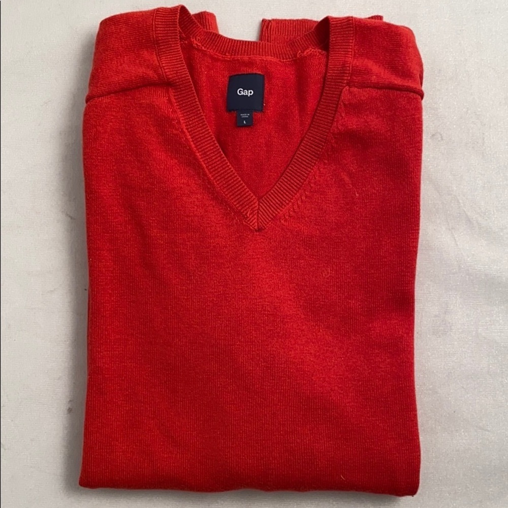Gap orange lightweight v-neck cotton sweater